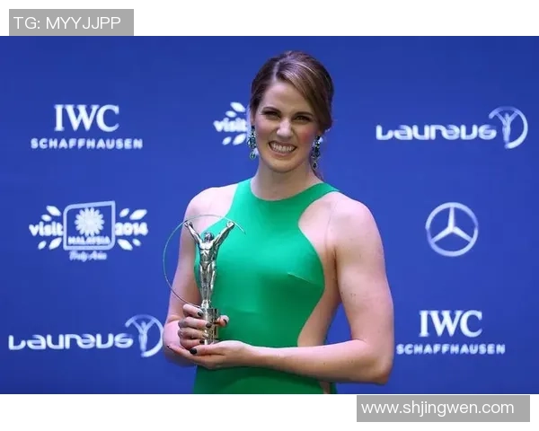 聚焦女性足球明星头像展现她们的独特魅力与精彩瞬间