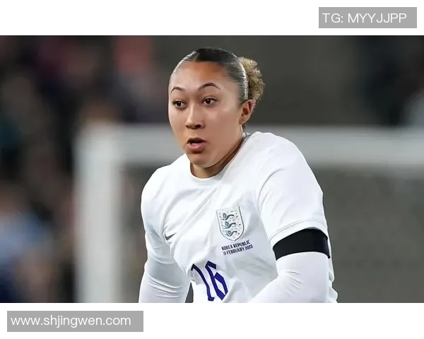 韩国球星女足运动员展现风采 成为亚洲足球新星的崛起之路